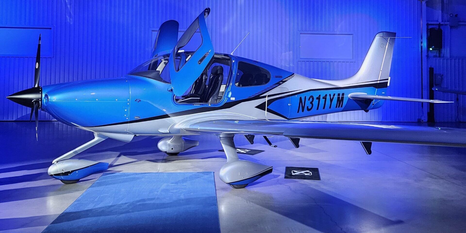 Cirrus SR20 - Lake Elmo Aero | Minnesota Flight School